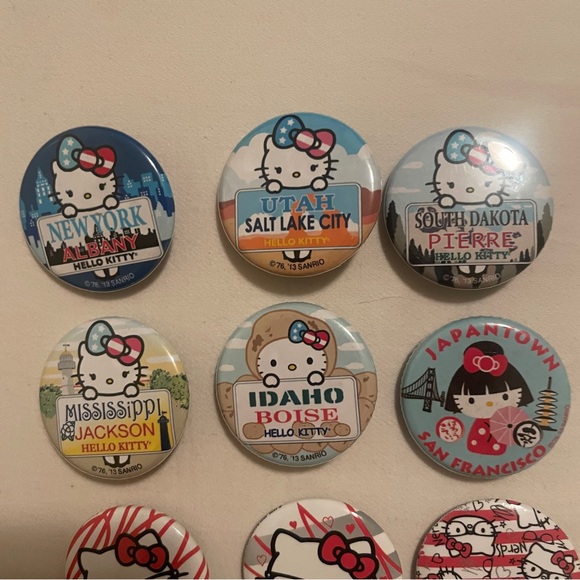 Hello Kitty pin set (11 pins in total) - Picture 3 of 3